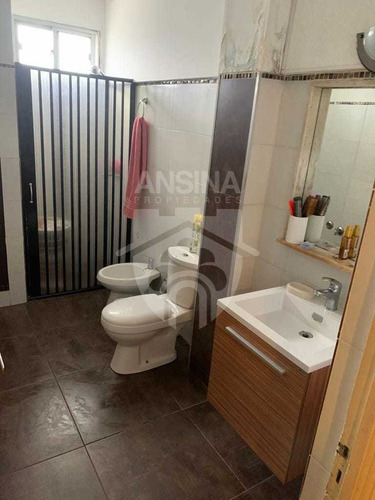 Venta Casa Malvin 2 Viviendas 4 + 2 Dormitorios Parrillero