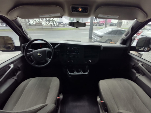 Imagen 8 de 14 de Chevrolet Express 2017 6.0 Ls C 15 Pas At