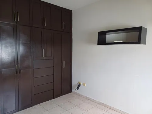 Casa En Renta En Paseo De Cumbres 4 Sector, Monterrey, Nuevo León.