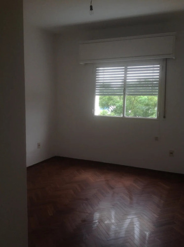 Imagen 5 de 12 de Precioso Apto De 2 Dorm Con Balcón, Bajos G/c En Bolivar!