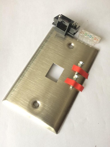 Amp Faceplate Metálico/1 Puerto/+ M.keystone 1xrj45-cat.5-8w