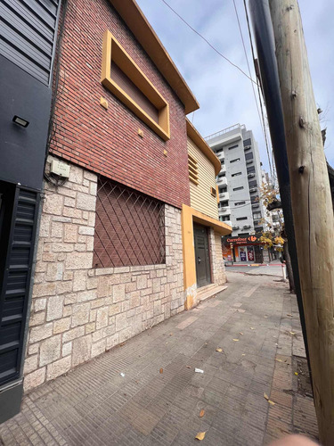 Imagen 4 de 5 de Casa Esquina Barrio G. Paz. -- Av. 24 De Septiembre
