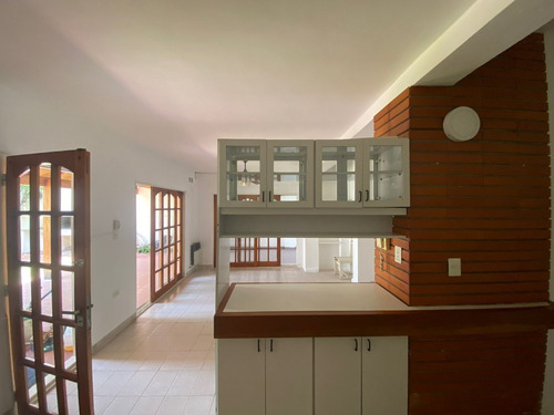 Imagen 9 de 30 de Hermosa Casa Familiar En Zona Parque