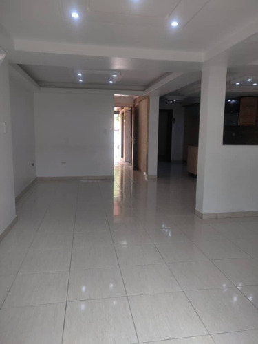 Imagen 5 de 14 de Venta Townhouse 127mts. Tazajal Mañongo. Angie Q. 04144185517. Codigo 143292. Solo Para Clientes.