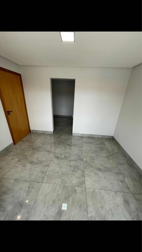 Casa De 3 Quartos Com Piscina, Residencial Porto Seguro