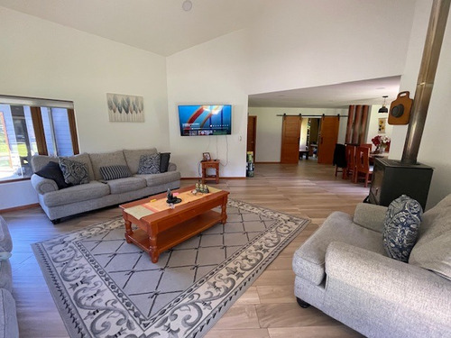 Vende Espectacular Parcela Con Casa Soleada, Sector Chamiza,