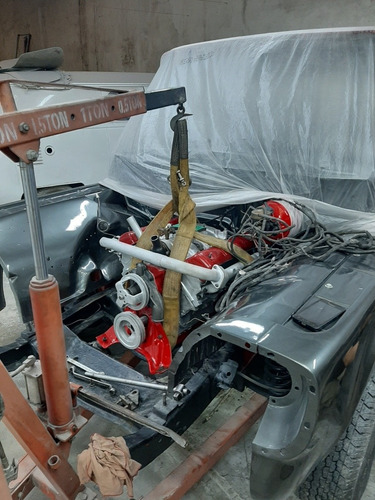 Ford Loba V8