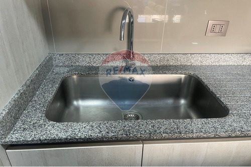 Amplio Y Moderno Departamento