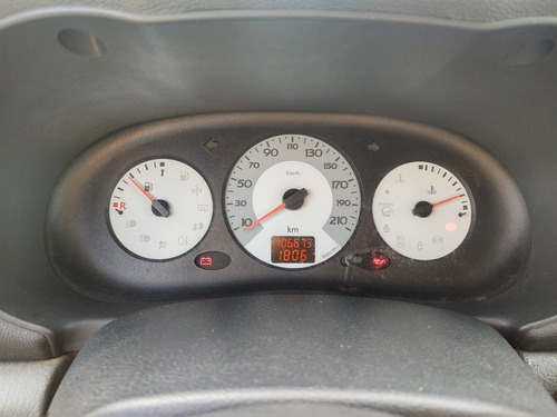 Renault Clio Pack 1.2 Da Aa Sedan 5 Ptas 2006