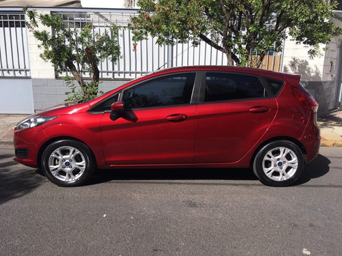 Ford Fiesta 1.6 Kinetic Design - Acepto Permutas