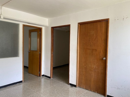 Imagen 5 de 30 de Venta De Edificio Educacional En Prados Del Este, Para Colegio O Preescolar Con 12 Salones Mas Patio Amplio Al Aire Libre, Mas Casa Anexa