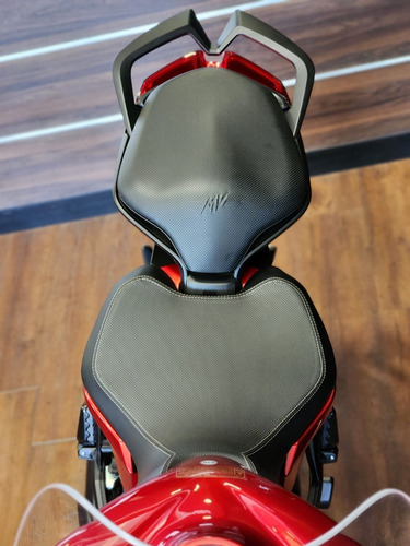 Imagen 11 de 25 de Mv Agusta Turismo Veloce Lusso Bordó