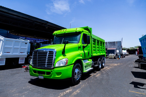 Freightliner Cascadia Volteo De 14 Mts Verde