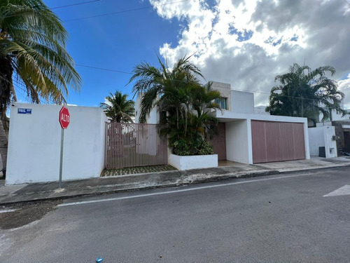 Casa En Venta En Mérida,yucatán En Sodzil Norte