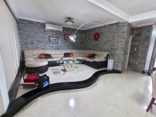 Townhouse En Venta En Urbanizacion El Limon Lmc Mls #25-14409