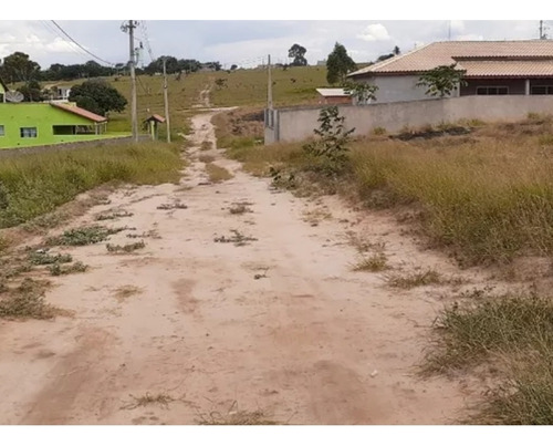 Vende-se - Terreno Alpes Da Castelo Totalmente Plano
