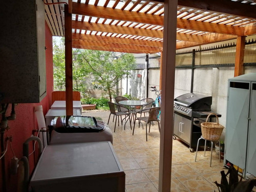 Casa Venta 5 Dorm 3 Baños. Cerca Tottus (72677)