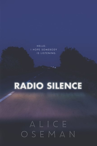 Radio Silence - Pasta Dura (libro En Inglés)