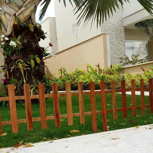 Cerca De Madeira Eucalipto Para Proteger Grama 25x100cm Cor Marrom