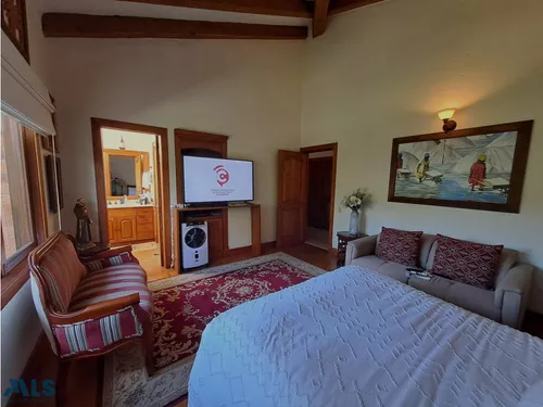 Casa Con Excelente Ubicación(mls#246703)
