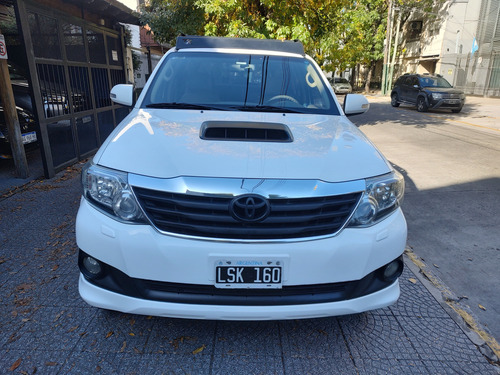 Toyota Hilux SW4 3.0 Srv Cuero I 171cv 4x4