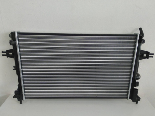 Imagen 3 de 7 de Radiador Chevrolet Astra 1.8 - 2.0 C/a 98 - 2008 / Vectra