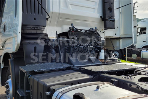 Iveco Hi Way 600s44t 6x2, Ano 2016/2017