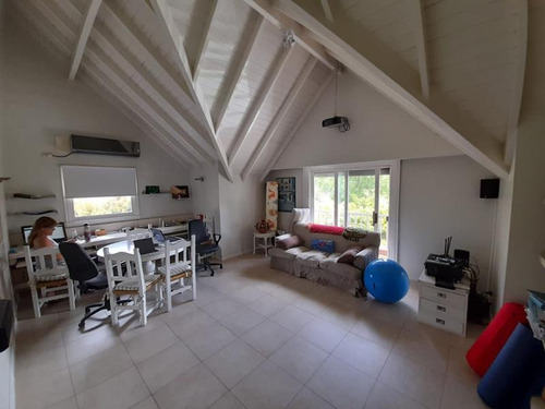 Casa -barrio Cerrado Lomas Las Casuarinas (san Isidro)