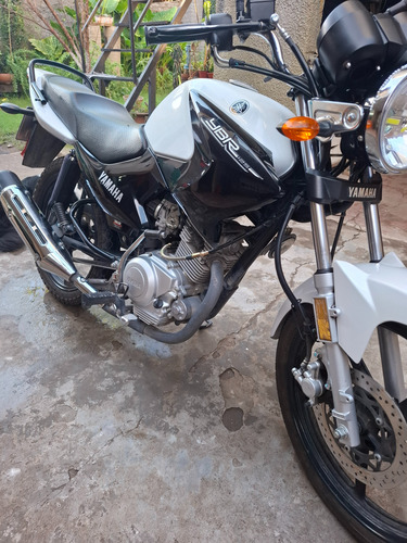 Yamaha Ybr 125 Ed Modelo 2023 Con Tan Solo 14,000klm