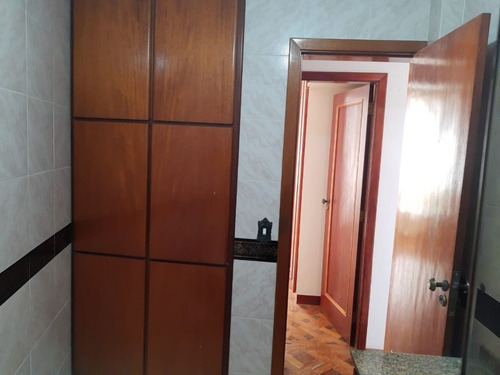 Imagem 27 de 30 de Apartamento Todo Reformado Com: Dois Quartos, Sala Um Banheiro Social E Dependência. - Ap5595