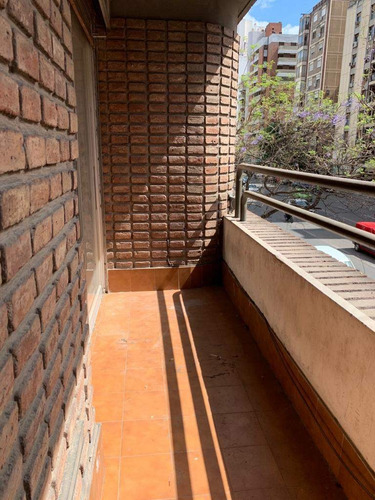 Imagen 7 de 7 de Chacabuco Al 100 En Venta - Liquido!!! 2 Dorm . Frente C/ Balcón . Amplio
