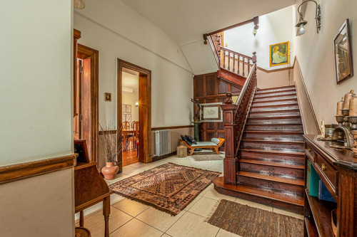 Increíble Residencia - 9 Ambientes - Gran Jardín Con Parrilla - Cochera - Belgrano R