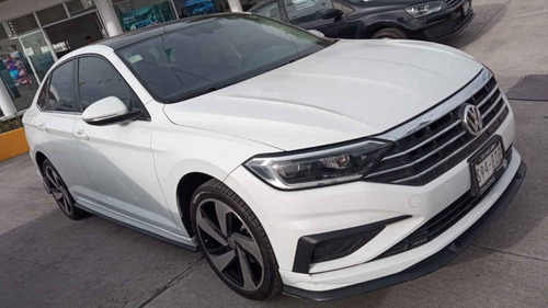 Imagen 2 de 5 de Volkswagen Jetta 2019 4p Highline L4/1.4/t Aut