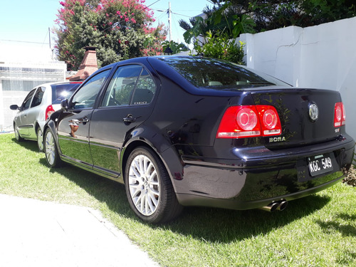 Volkswagen Bora 1.8 Highline T 180cv Cuero