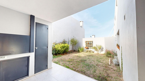 Chacra Del Norte 2, Increíble Duplex Frente A La Plaza, Apto Credito!