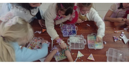 Animación De Eventos. Kits De Mostacillas, Trenzas Y Glitter