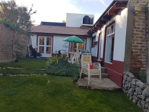 Casa 2 Dormitorios (uno En Suite), Dos Baños, Parrilla, Más.