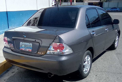 Imagen 10 de 12 de Mitsubishi Lancer Glx