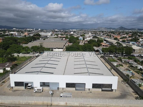 Mehilyn Vende En Venta: Excelente Oportunidad De Inversión En Espectacular Galpón En Complejo Privado De 8 Galpones, Con Ubicación Estratégica En La Zona Industrial I De Barquisimeto. Consta De 1.134¨