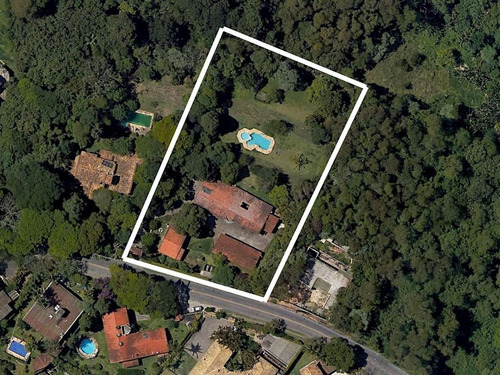 Imagem 3 de 30 de Fazendinha - 3d/1sts Terrea, 2 Lareiras, Piscina, Jardim + Casa Caseiro! - 1983l