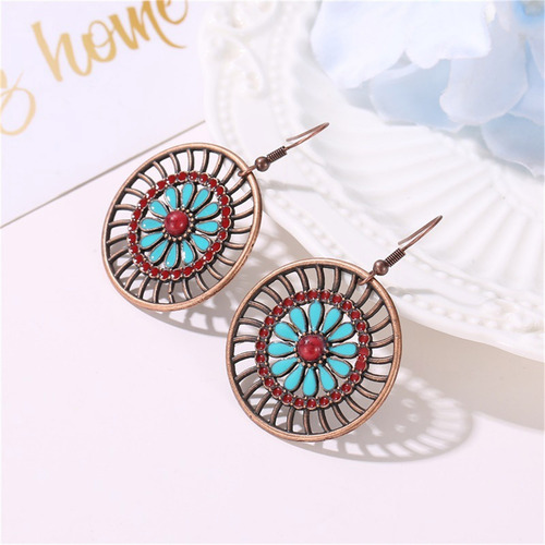 Pendientes Con Forma De Flor Redonda Y Borlas En Forma De Go