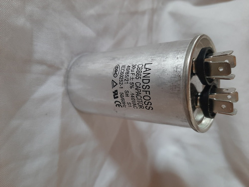 Capacitor 30 Microfaradios 450vac