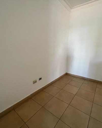 Imagen 3 de 23 de Vendo Segundo Nivel Jardines Sur Dos Hab Dos Baños Parqueos