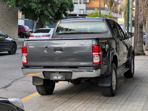 Imagen 4 de 12 de Toyota Hilux 3.0 Cd Srv 171cv 4x4 /// 2015 - 176.000km