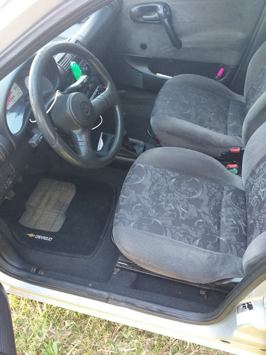 Imagem 2 de 8 de Chevrolet Corsa 2002 1.0 5p