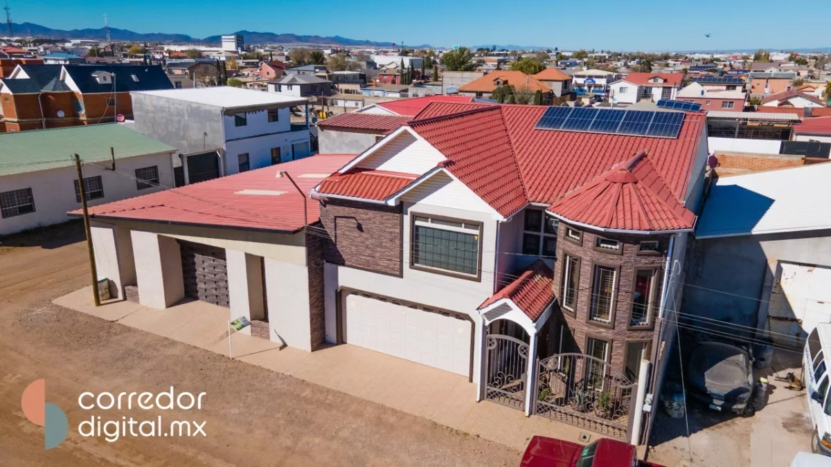 Casa Y Bodega Casi Nueva, 3 Pisos, Recien Construida En Cuauhtemoc Chihuahua