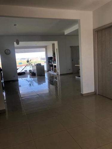 Imagen 10 de 23 de Venta De Casa De 6 Ambientes Con 2 Cocheras En San Sebastián, Escobar.