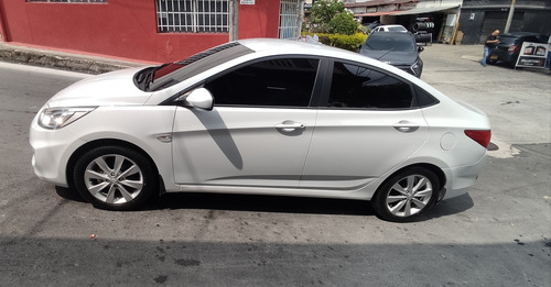 Hyundai Accent 1.6 Premium