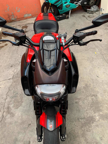 Imagen 2 de 14 de Ducati Diavel 2015