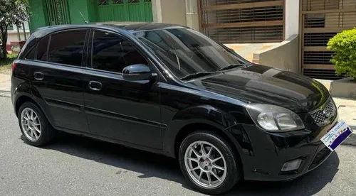 Kia Rio Xcite 2011 Con Escotilla Y Full Equipo